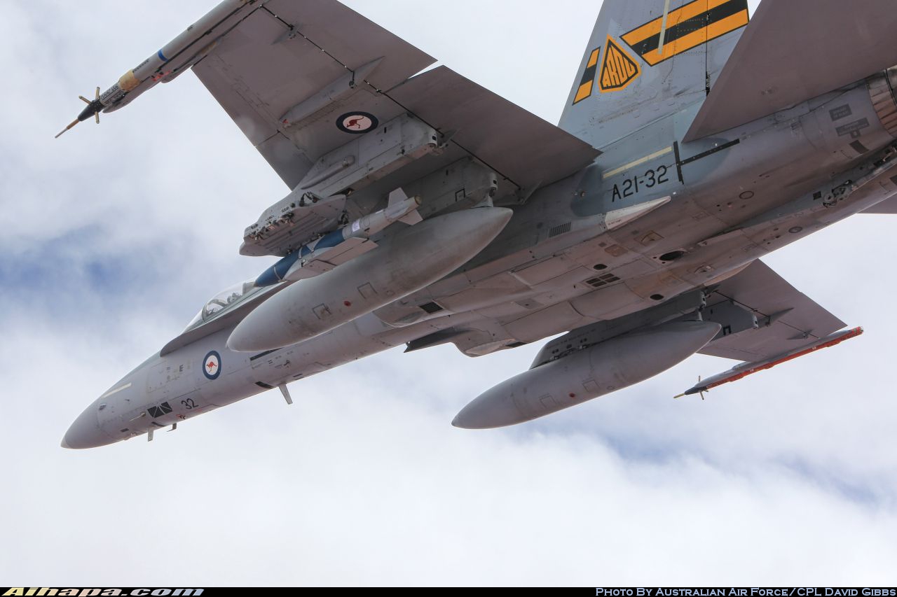 麦克唐纳-道格拉斯 F/A-18A&ldquo;大黄蜂&rdquo; \vert{} ID:18633