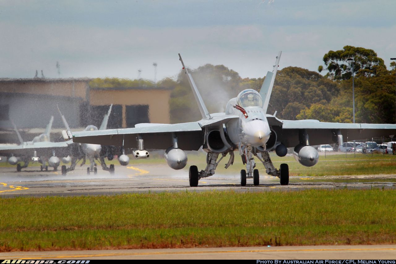 麦克唐纳-道格拉斯 F/A-18A&ldquo;大黄蜂&rdquo; \vert{} ID:18611