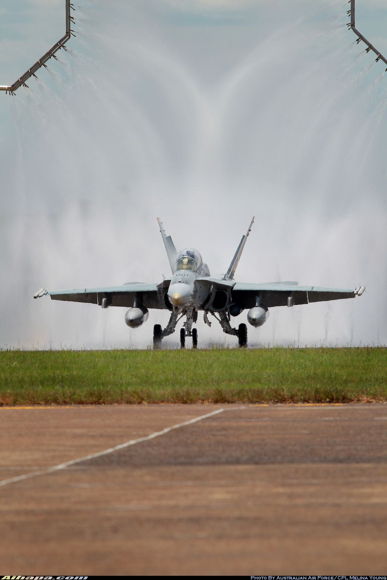 麦克唐纳-道格拉斯 F/A-18A&ldquo;大黄蜂&rdquo; \vert{} ID:18621