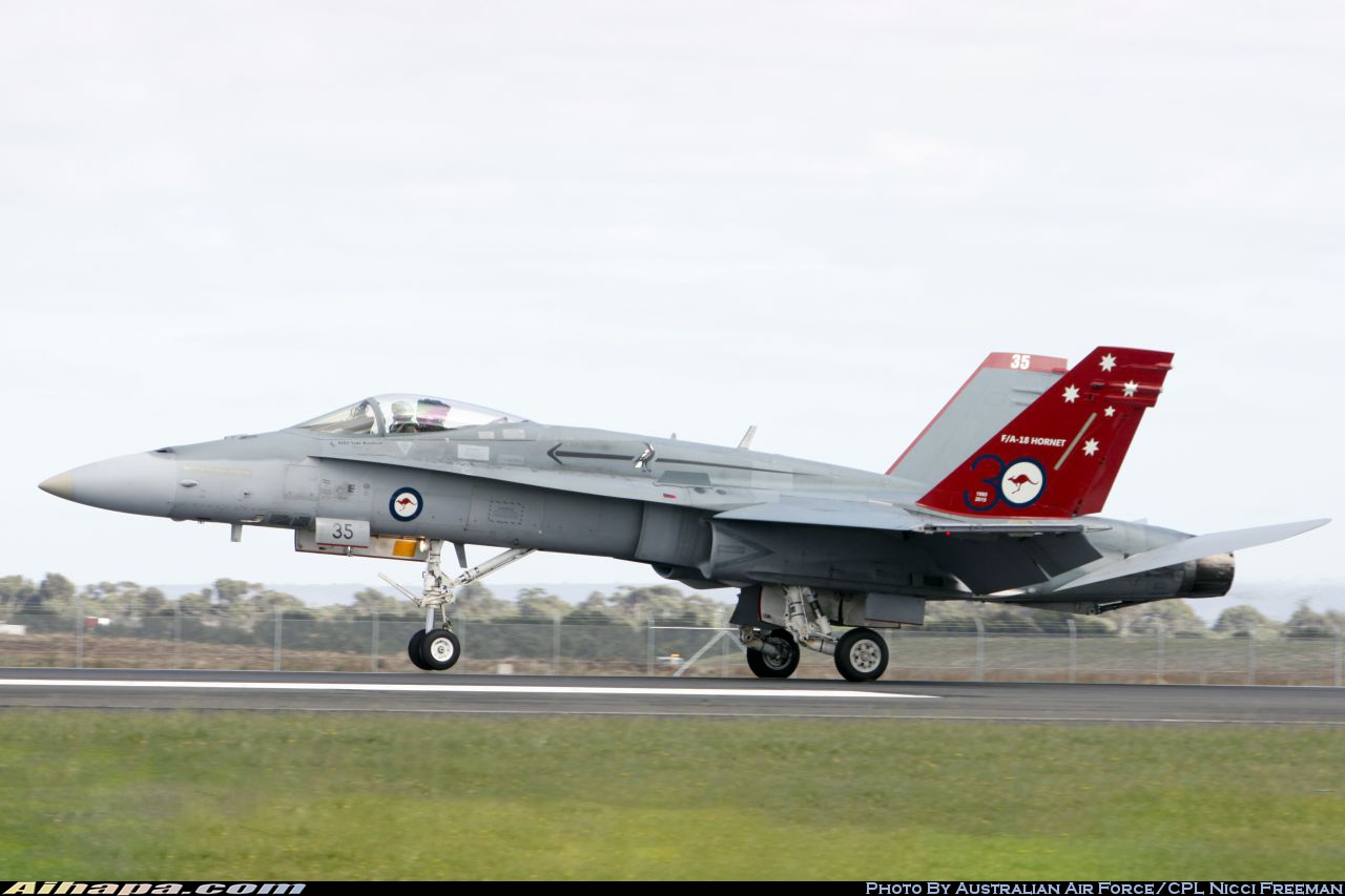麦克唐纳-道格拉斯 F/A-18A&ldquo;大黄蜂&rdquo; \vert{} ID:23578