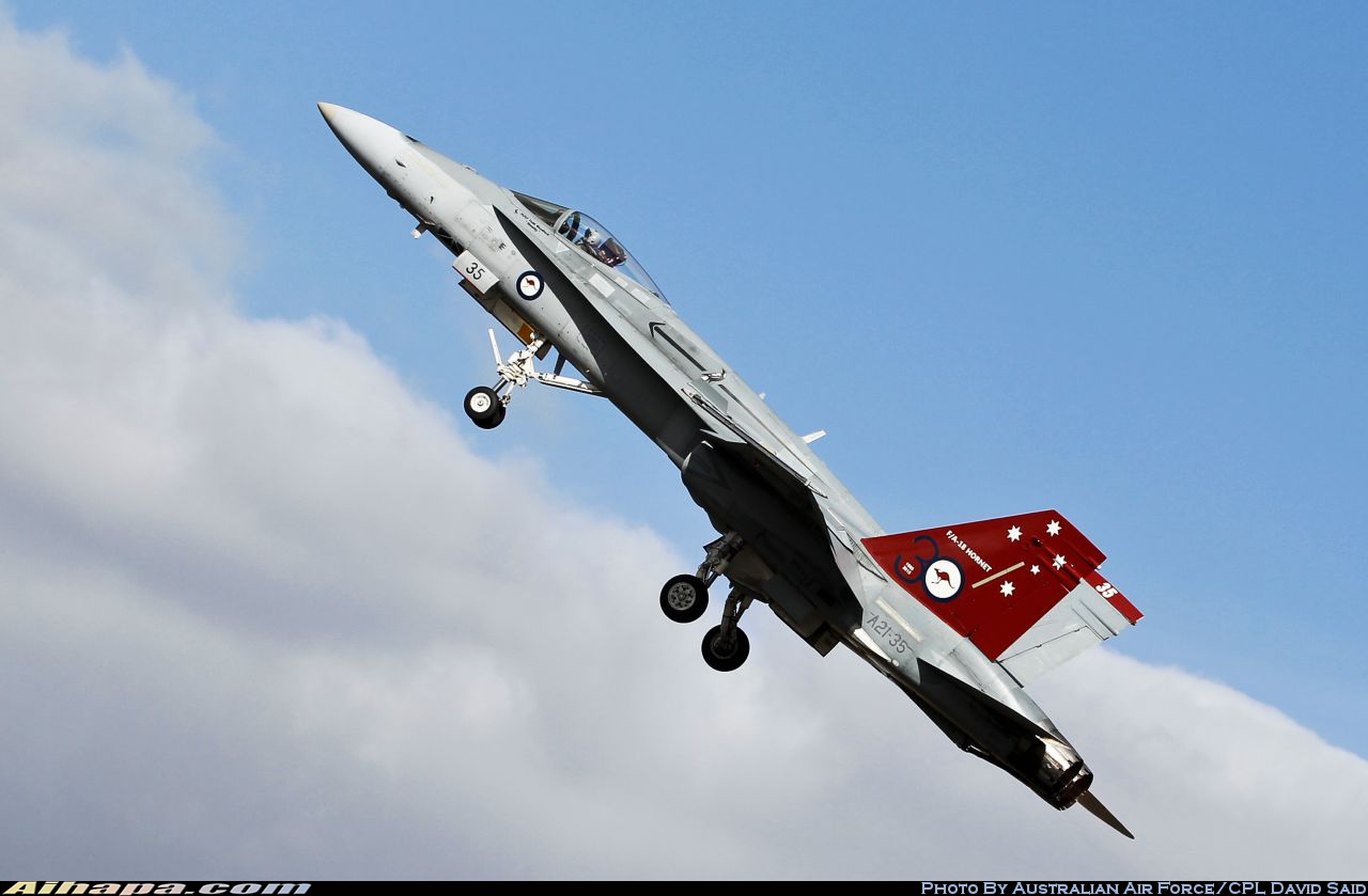 麦克唐纳-道格拉斯 F/A-18A&ldquo;大黄蜂&rdquo; \vert{} ID:23572