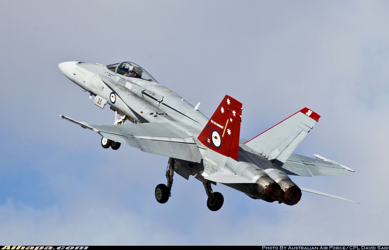 麦克唐纳-道格拉斯 F/A-18A&ldquo;大黄蜂&rdquo; \vert{} ID:23574