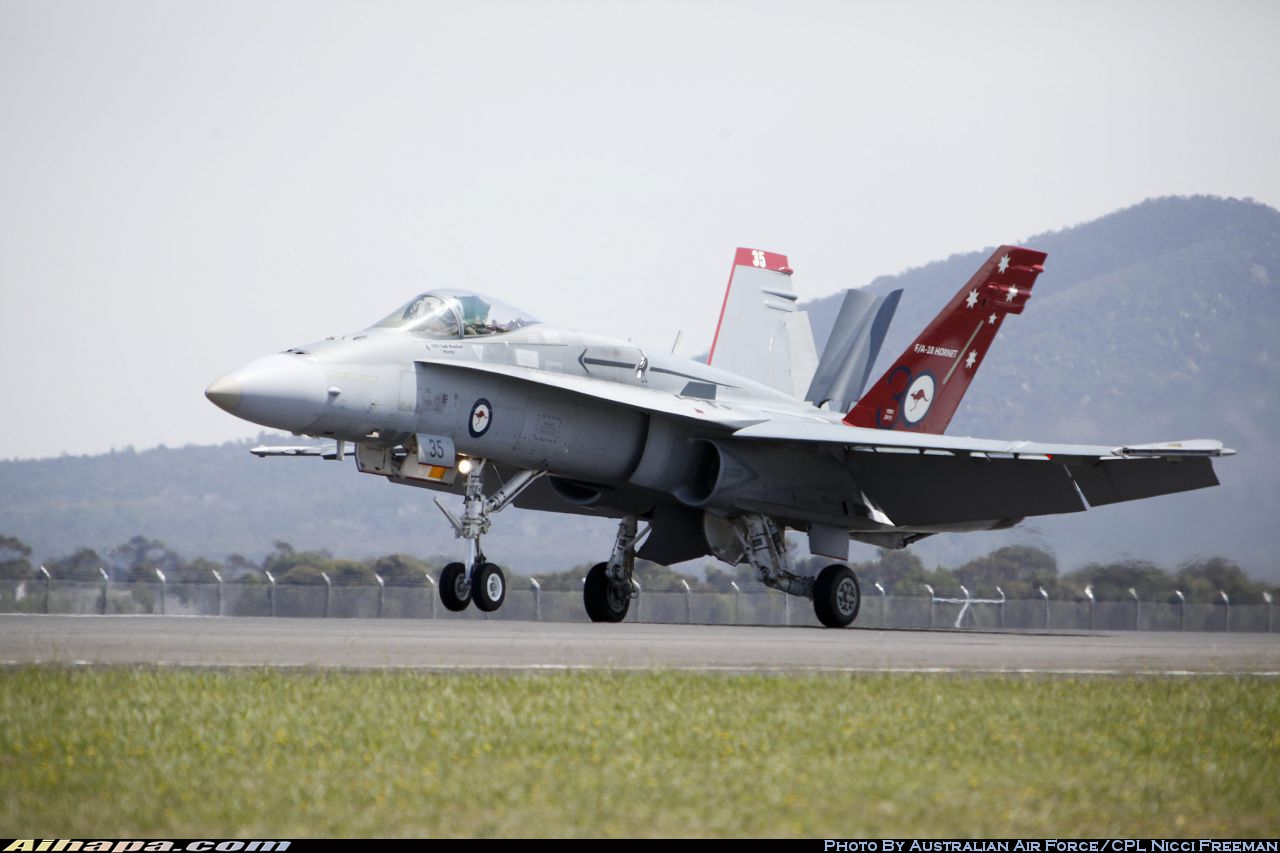 麦克唐纳-道格拉斯 F/A-18A&ldquo;大黄蜂&rdquo; \vert{} ID:23576