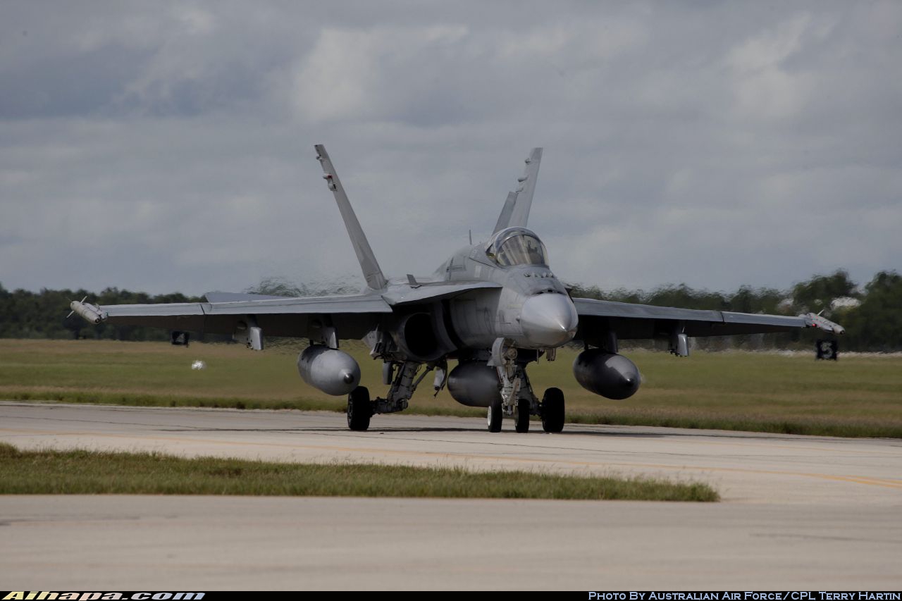麦克唐纳-道格拉斯 F/A-18A&ldquo;大黄蜂&rdquo; \vert{} ID:24633