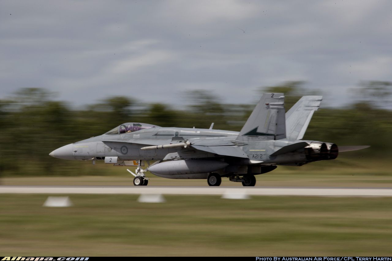 麦克唐纳-道格拉斯 F/A-18A&ldquo;大黄蜂&rdquo; \vert{} ID:24631