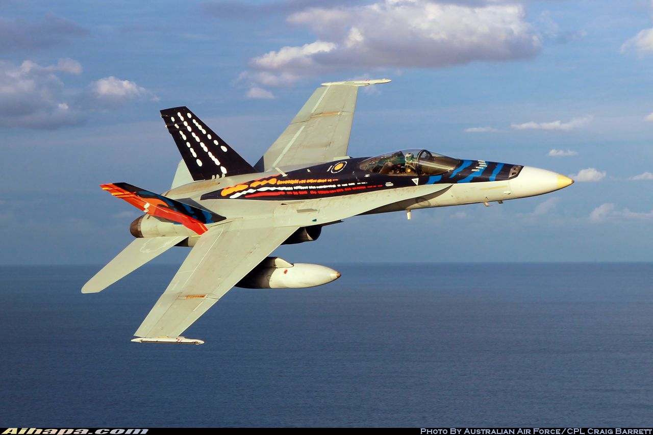 麦克唐纳-道格拉斯 F/A-18A&ldquo;大黄蜂&rdquo; \vert{} ID:25516