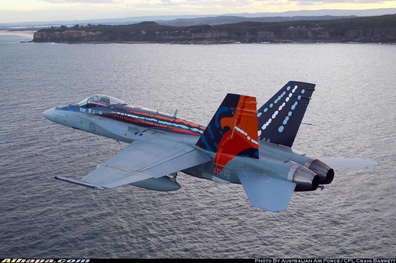 麦克唐纳-道格拉斯 F/A-18A&ldquo;大黄蜂&rdquo; \vert{} ID:25538