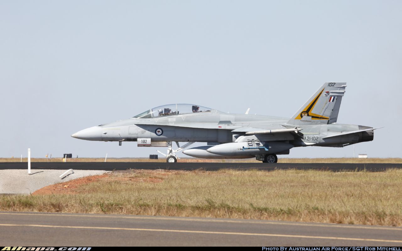 麦克唐纳-道格拉斯 F/A-18B&ldquo;大黄蜂&rdquo; \vert{} ID:26037