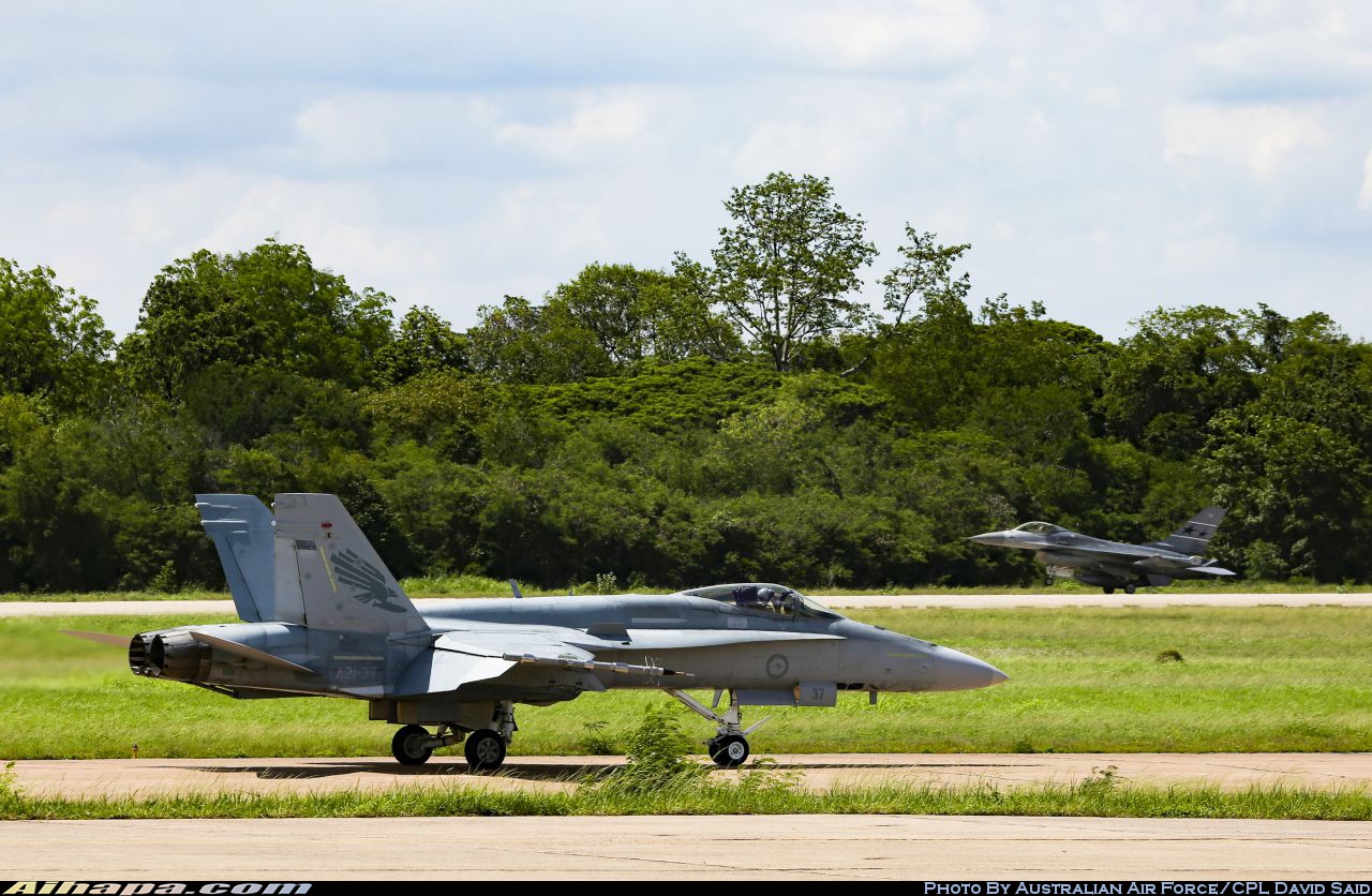 麦克唐纳-道格拉斯 F/A-18A&ldquo;大黄蜂&rdquo; \vert{} ID:27618