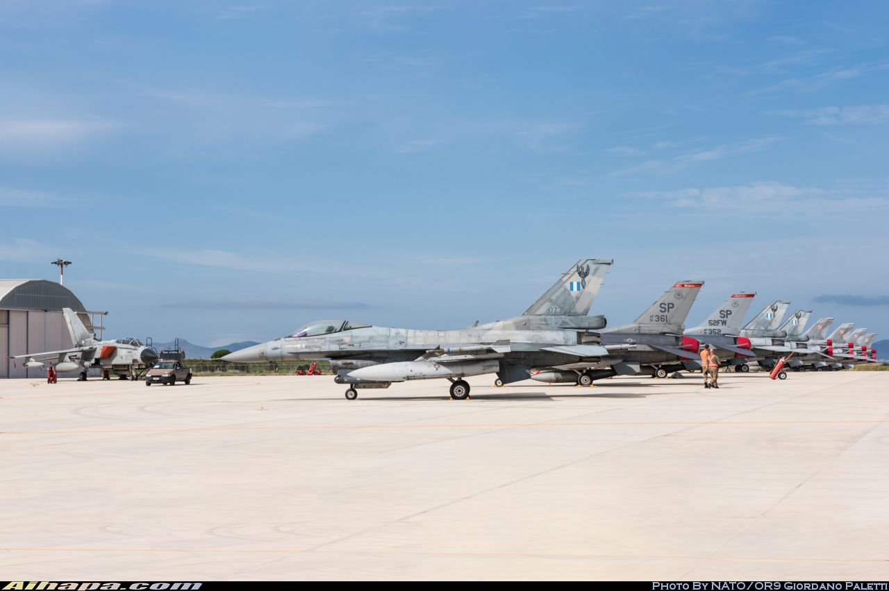 洛克希德-马丁 F-16CJ&ldquo;战隼&rdquo; \vert{} ID:30153