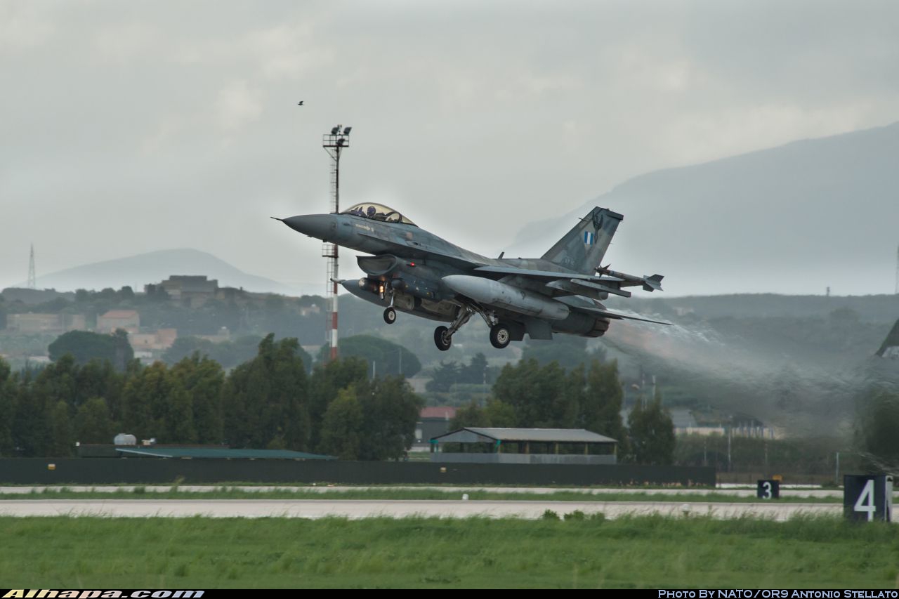 洛克希德-马丁 F-16CJ&ldquo;战隼&rdquo; \vert{} ID:30159