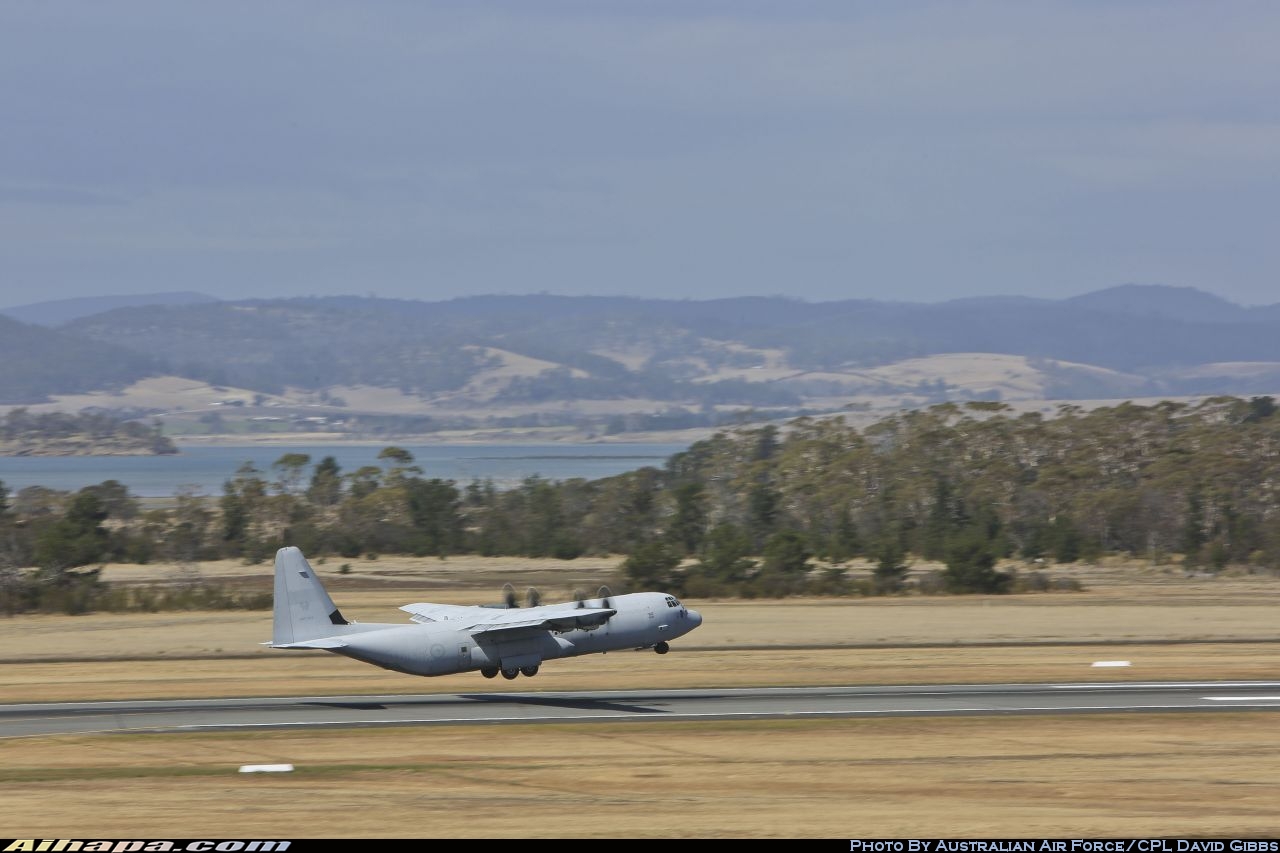 洛克希德-马丁 C-130J-30&ldquo;大力神&rdquo; \vert{} ID:32494