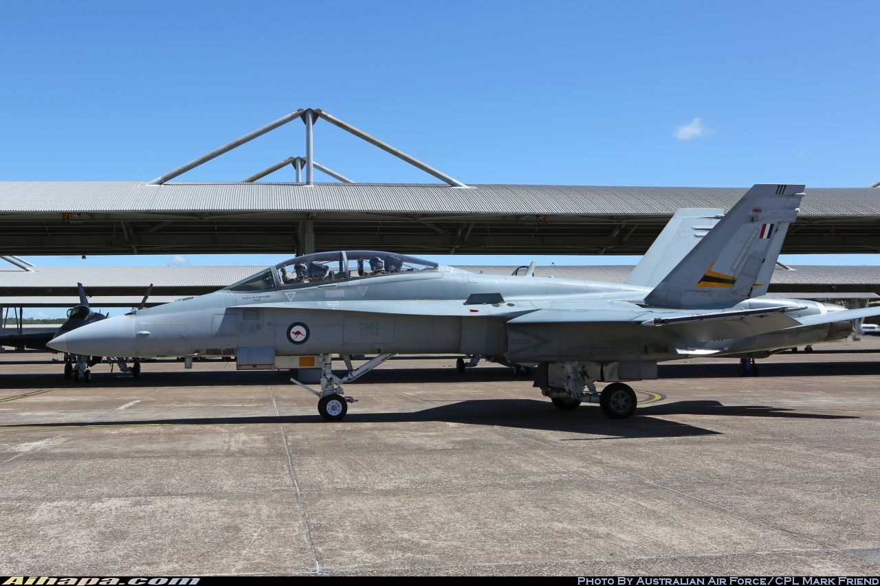 麦克唐纳-道格拉斯 F/A-18B&ldquo;大黄蜂&rdquo; \vert{} ID:32239