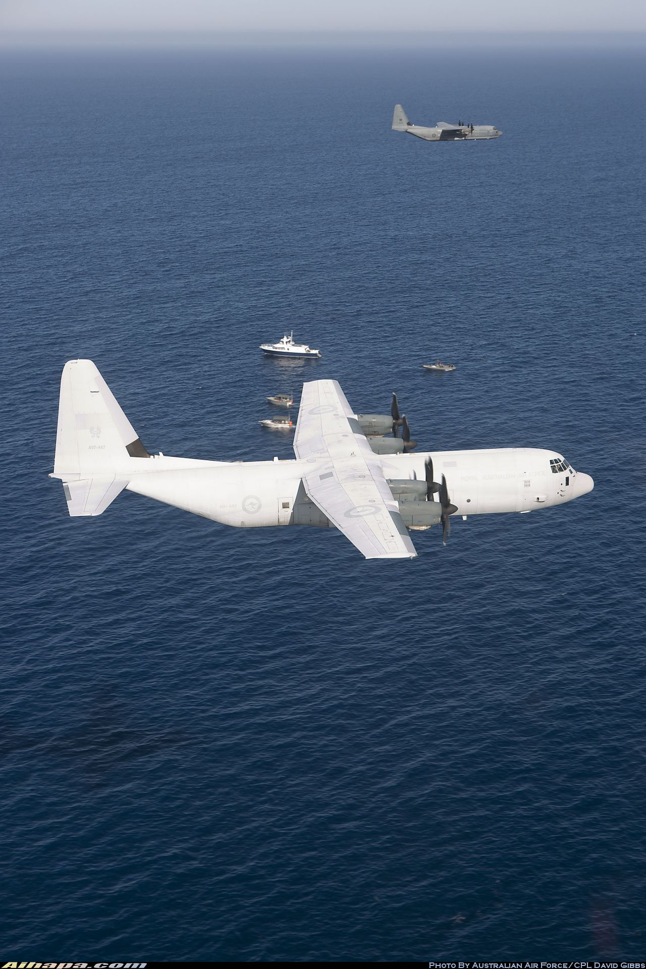 洛克希德-马丁 C-130J-30&ldquo;大力神&rdquo; \vert{} ID:32500
