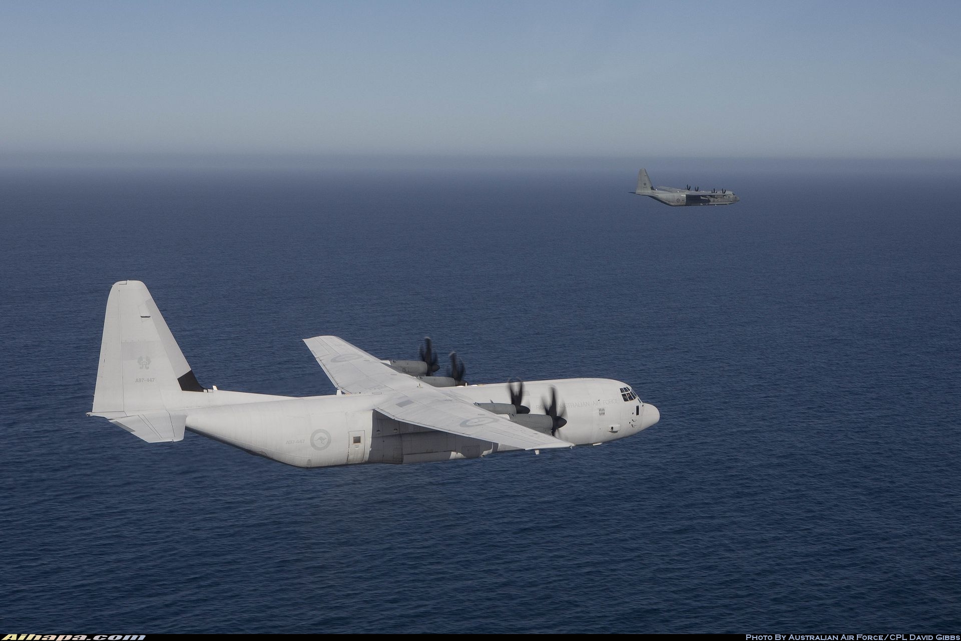 洛克希德-马丁 C-130J-30&ldquo;大力神&rdquo; \vert{} ID:32504