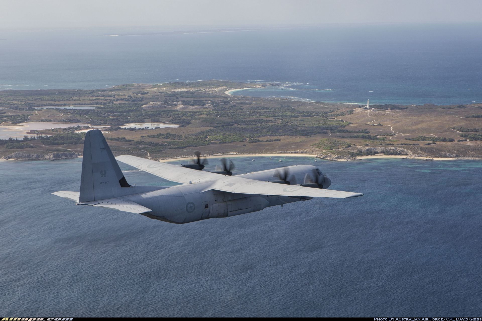洛克希德-马丁 C-130J-30&ldquo;大力神&rdquo; \vert{} ID:32522