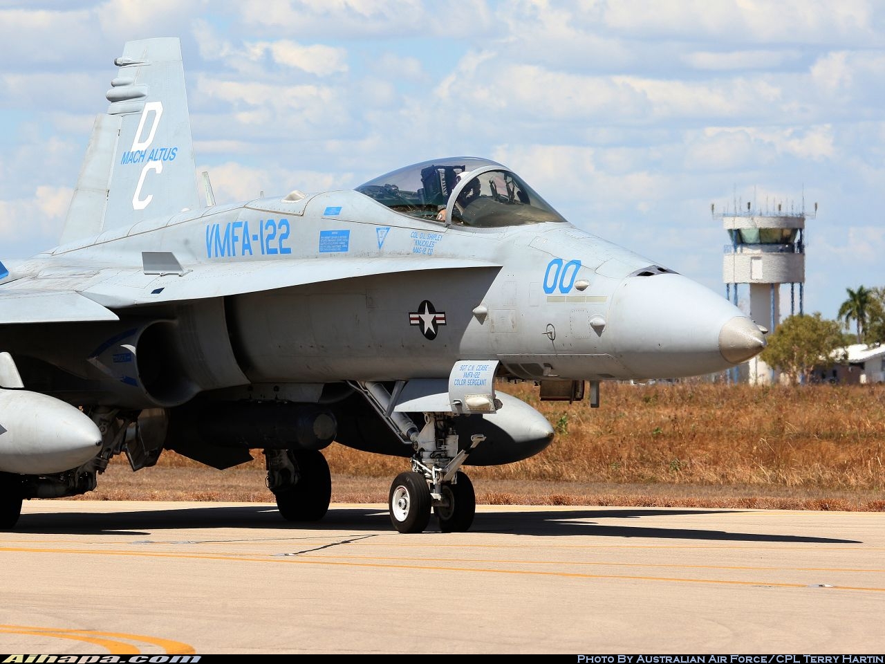 麦克唐纳-道格拉斯 F/A-18C&ldquo;大黄蜂&rdquo; \vert{} ID:33401