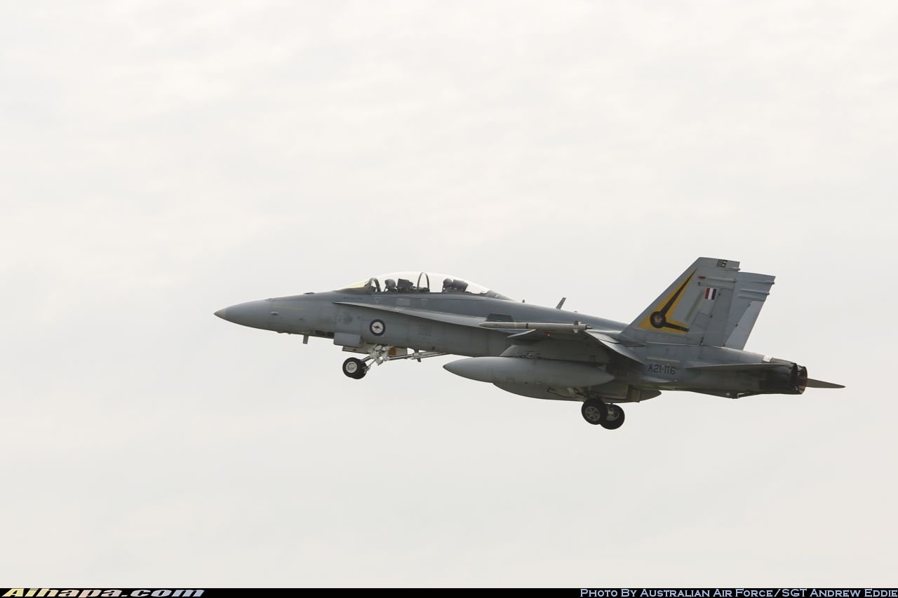 麦克唐纳-道格拉斯 F/A-18B&ldquo;大黄蜂&rdquo; \vert{} ID:34623