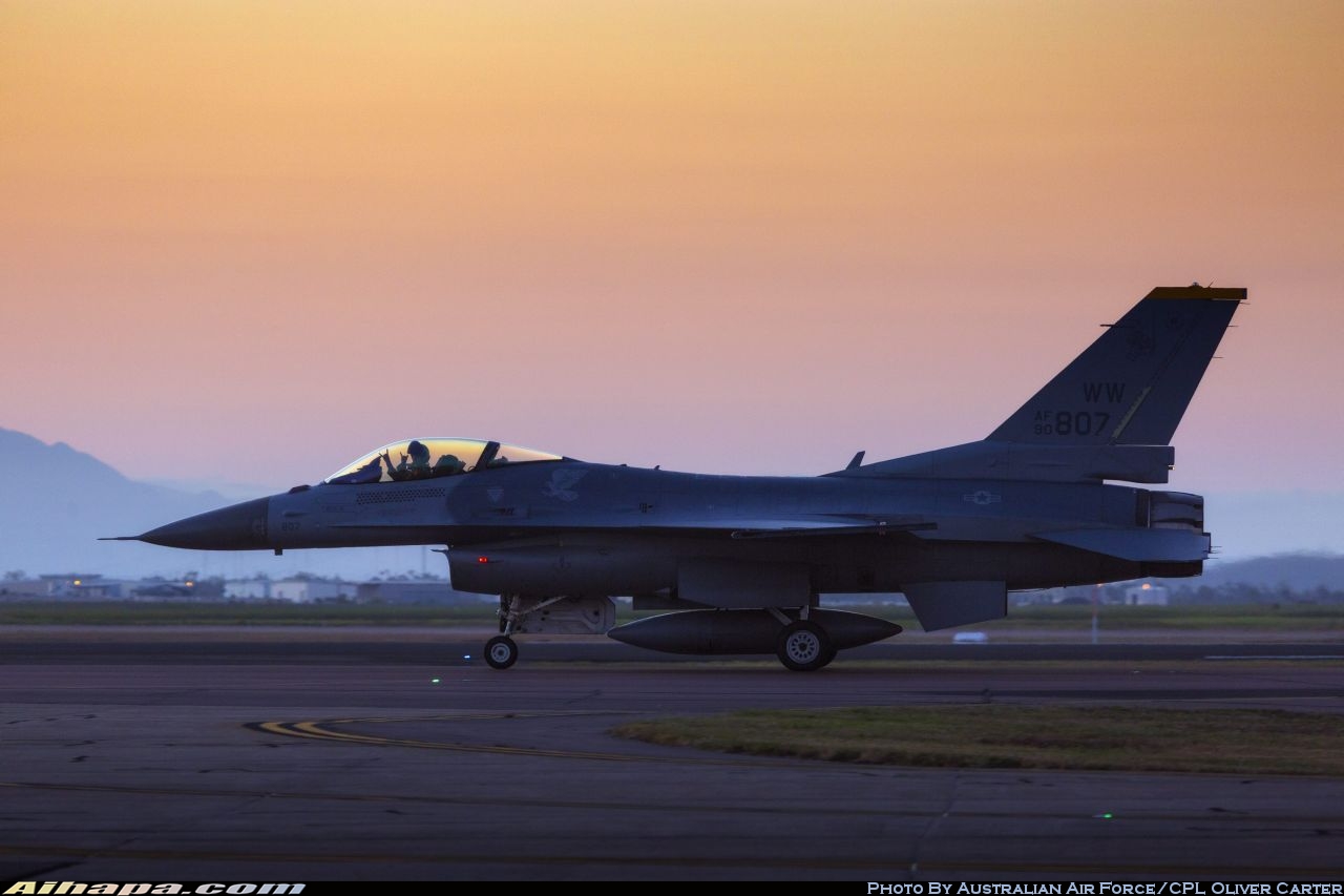 通用动力 F-16CM&ldquo;战隼&rdquo; \vert{} ID:34925