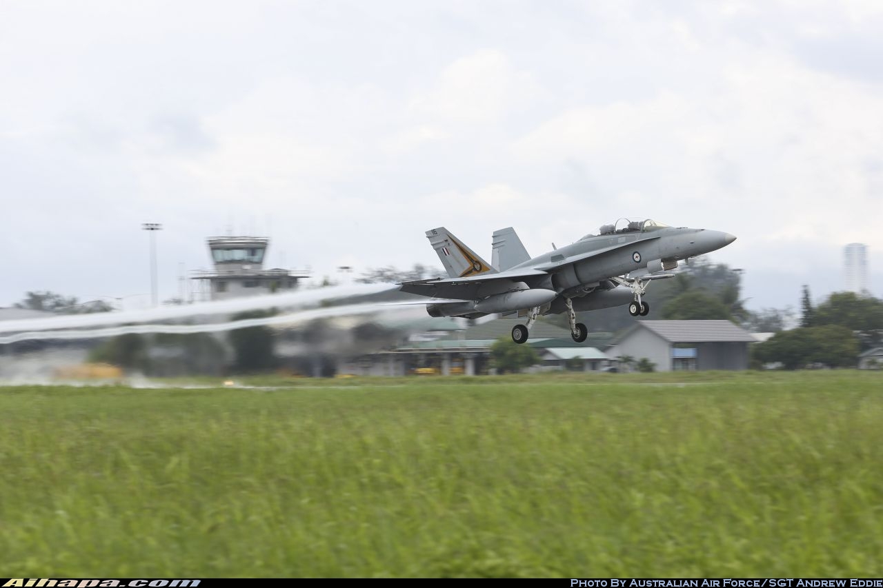 麦克唐纳-道格拉斯 F/A-18B&ldquo;大黄蜂&rdquo; \vert{} ID:34643