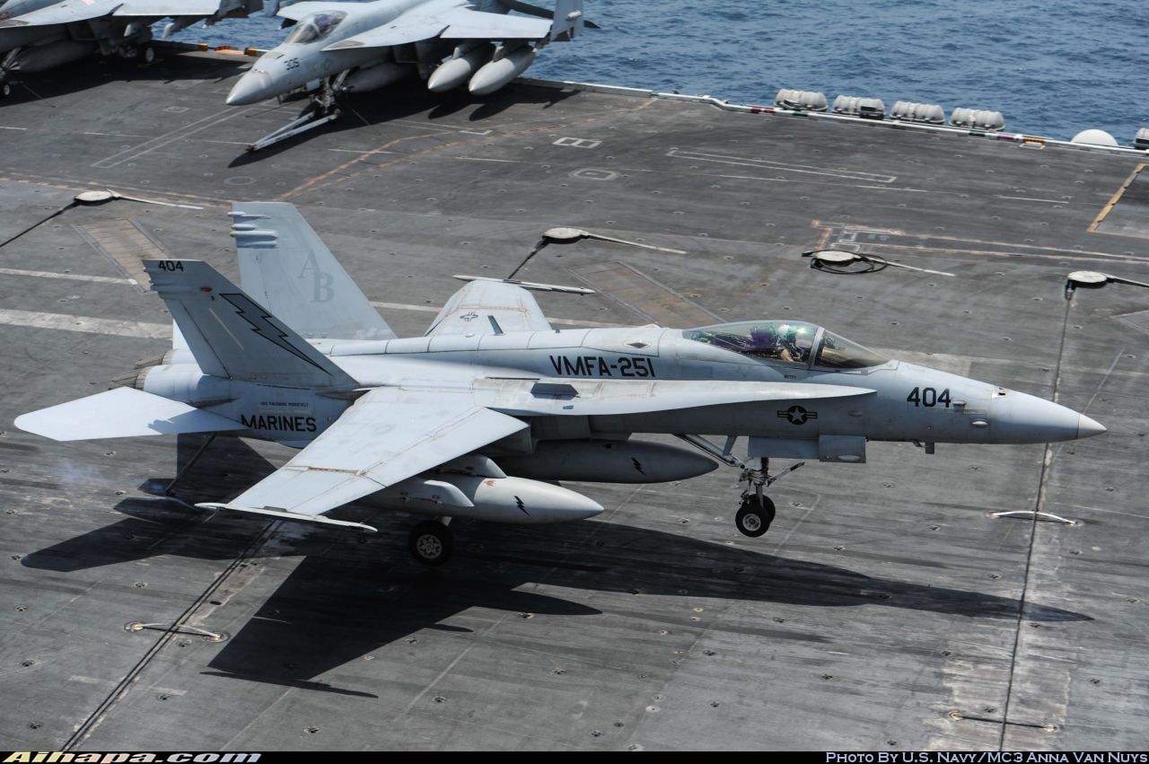 麦克唐纳-道格拉斯 F/A-18C&ldquo;大黄蜂&rdquo; \vert{} ID:30601