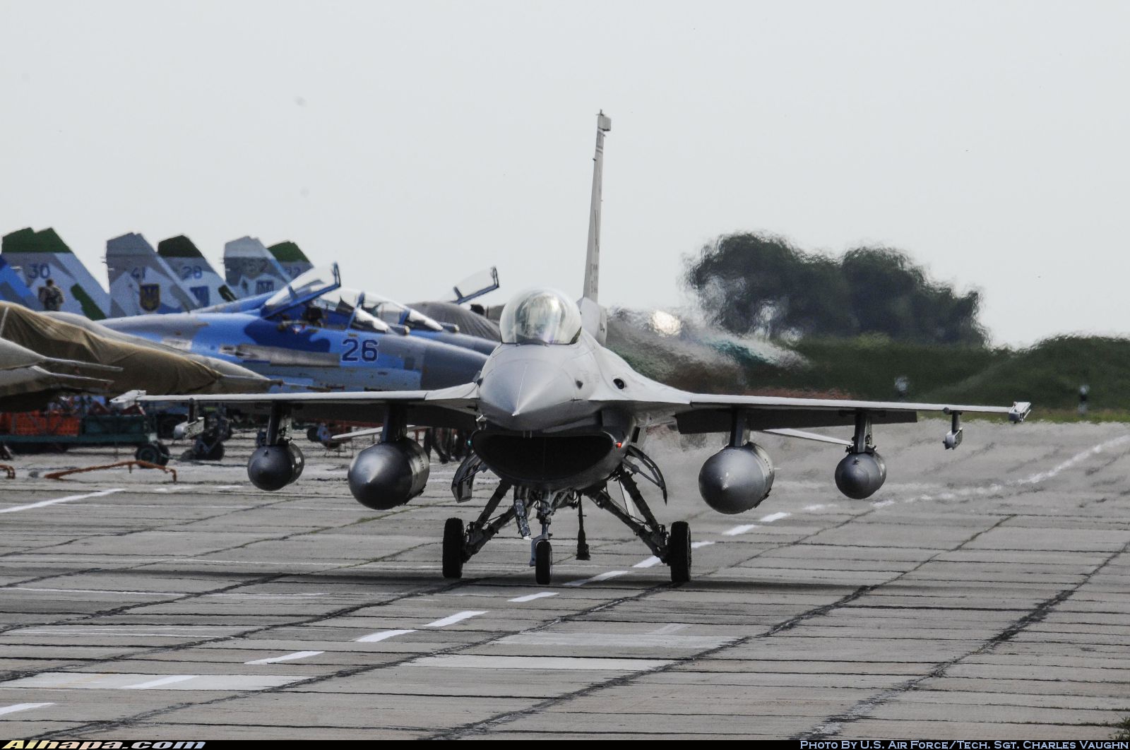 通用动力 F-16C&ldquo;战隼&rdquo; \vert{} ID:7725