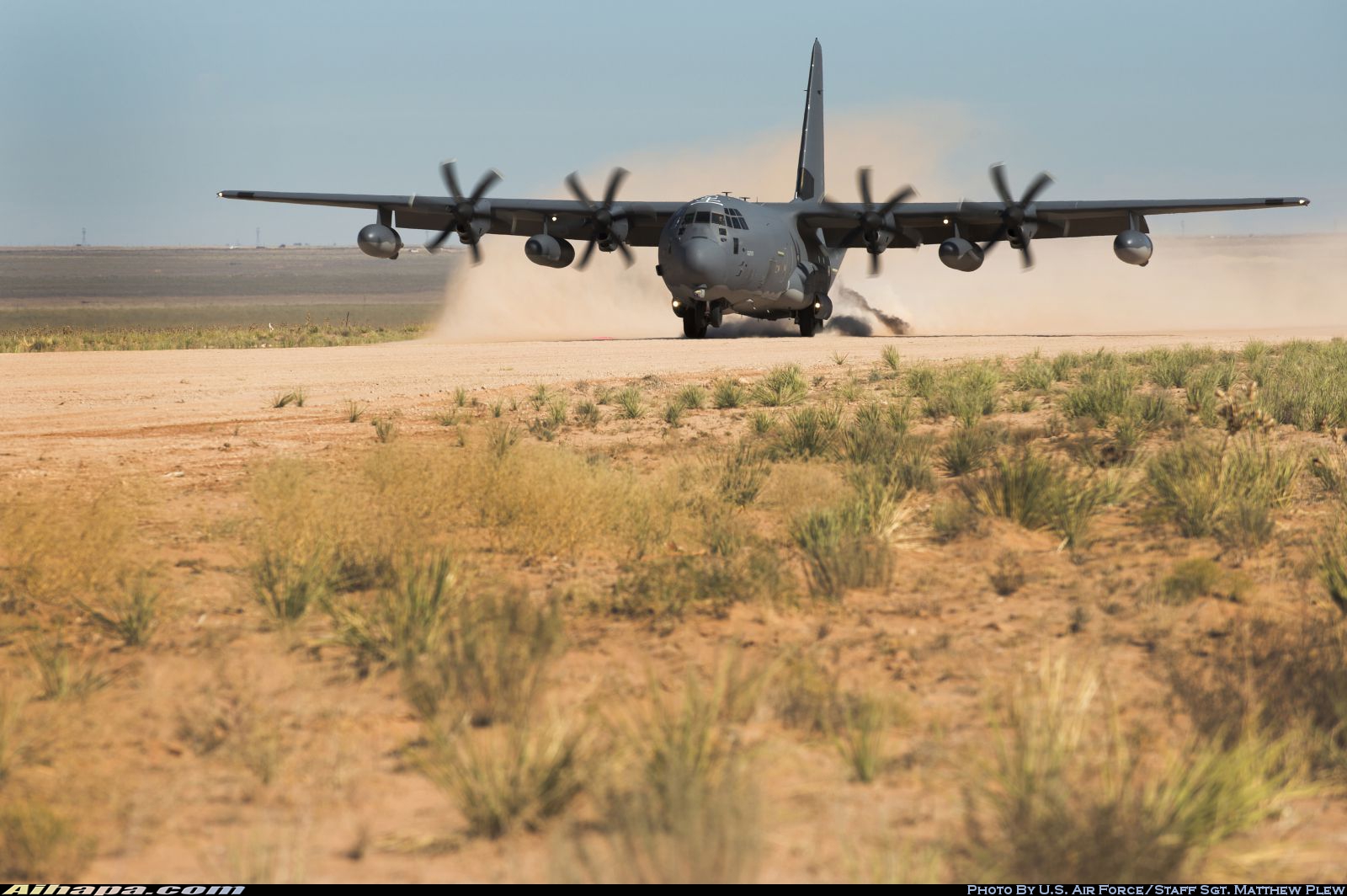 洛克希德-马丁 MC-130J&ldquo;突击队员&rdquo;Ⅱ \vert{} ID:7105