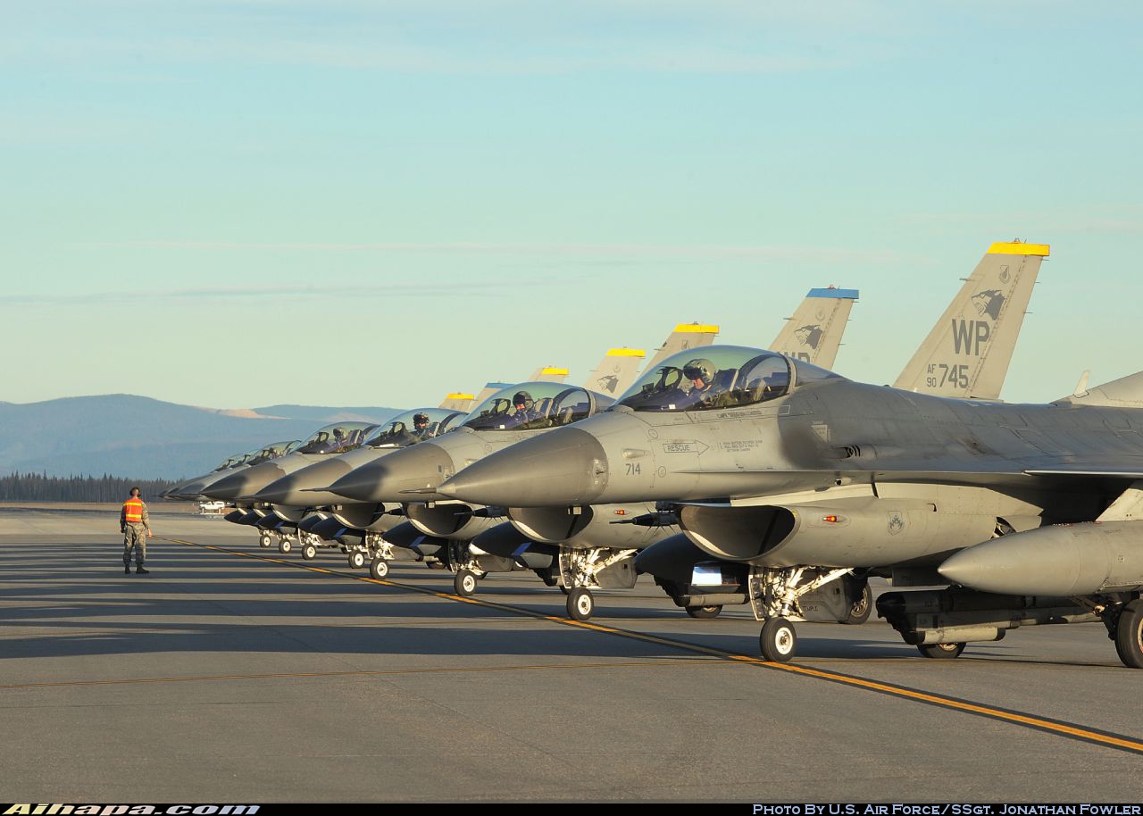 通用动力 F-16C&ldquo;战隼&rdquo; \vert{} ID:18016