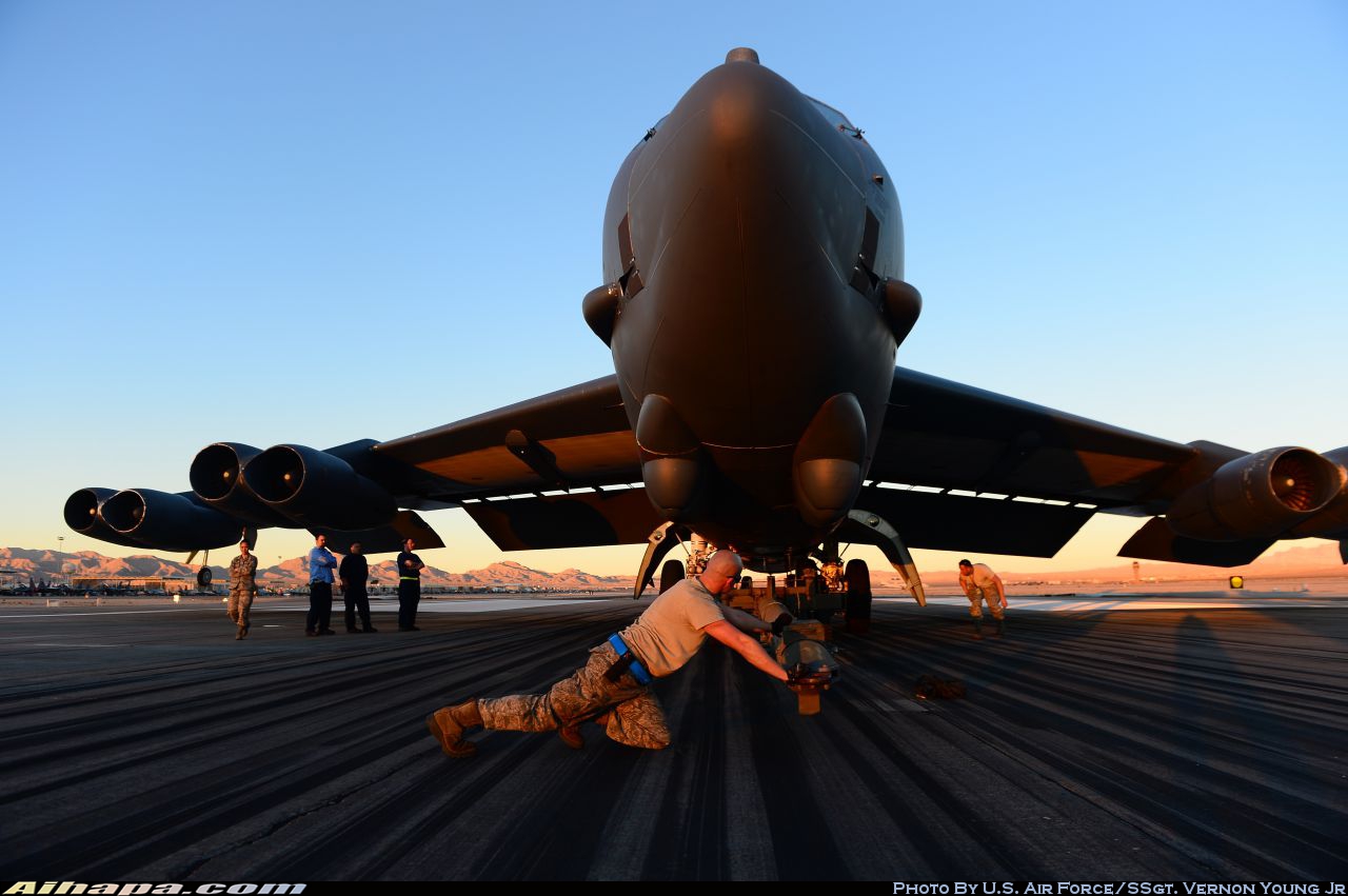 波音 B-52H&ldquo;同温层堡垒&rdquo; \vert{} ID:15951