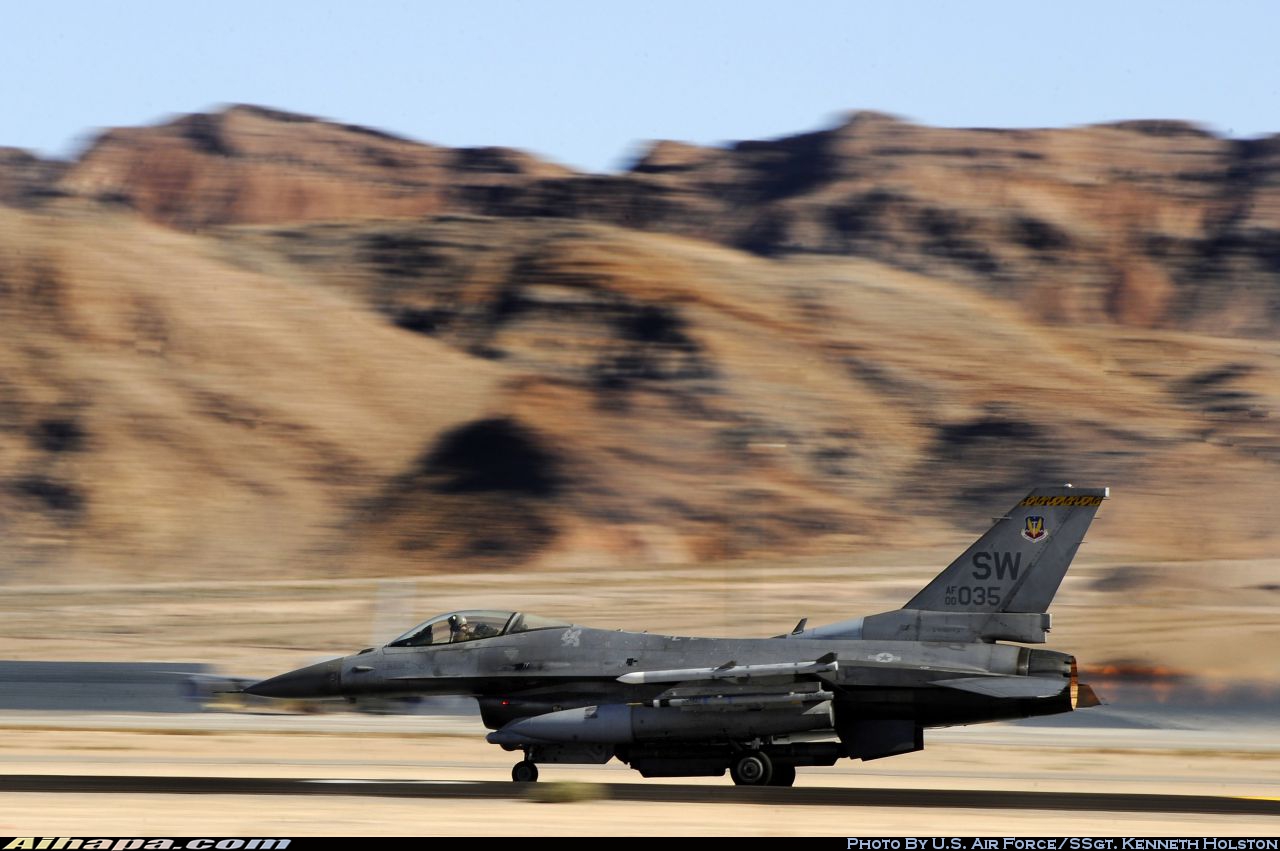 洛克希德-马丁 F-16CM&ldquo;战隼&rdquo; \vert{} ID:17710