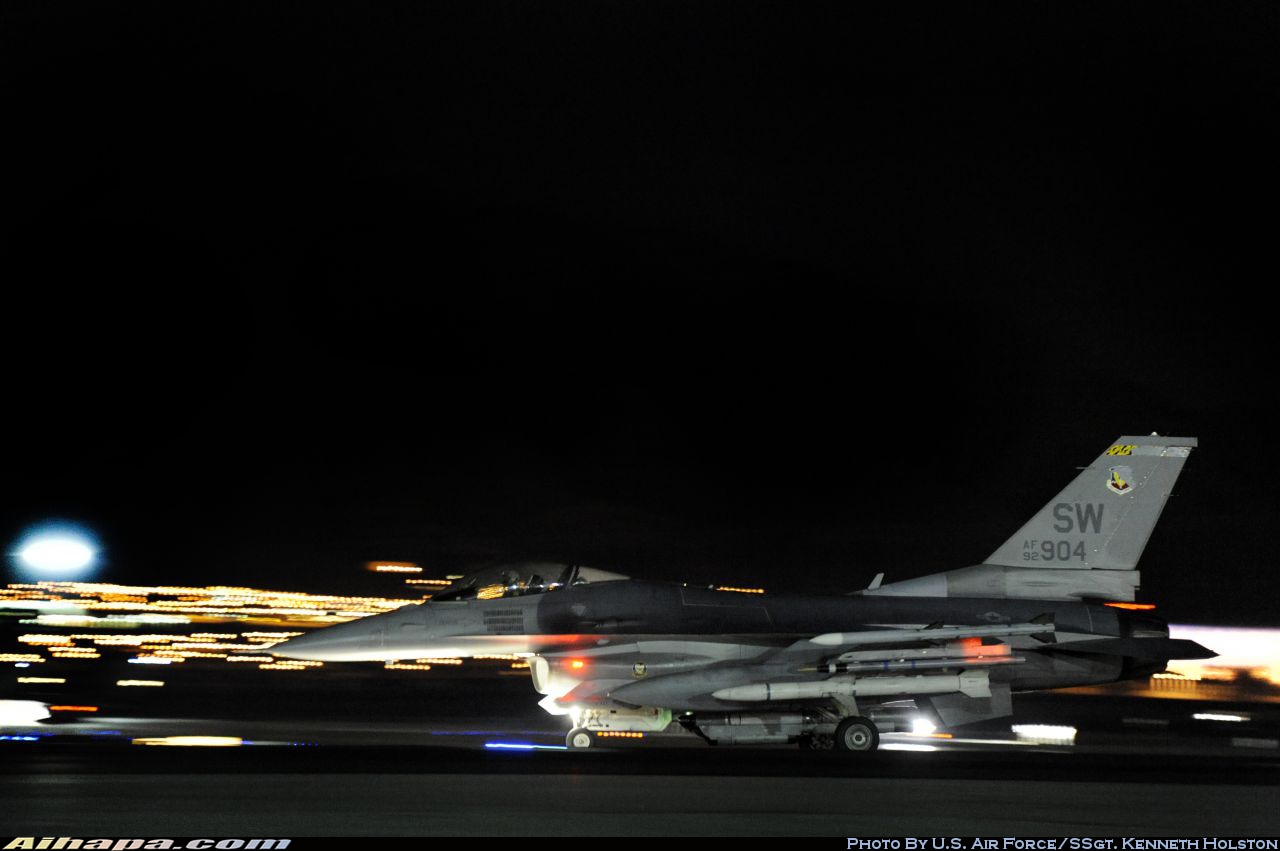 洛克希德 F-16CM&ldquo;战隼&rdquo; \vert{} ID:17712