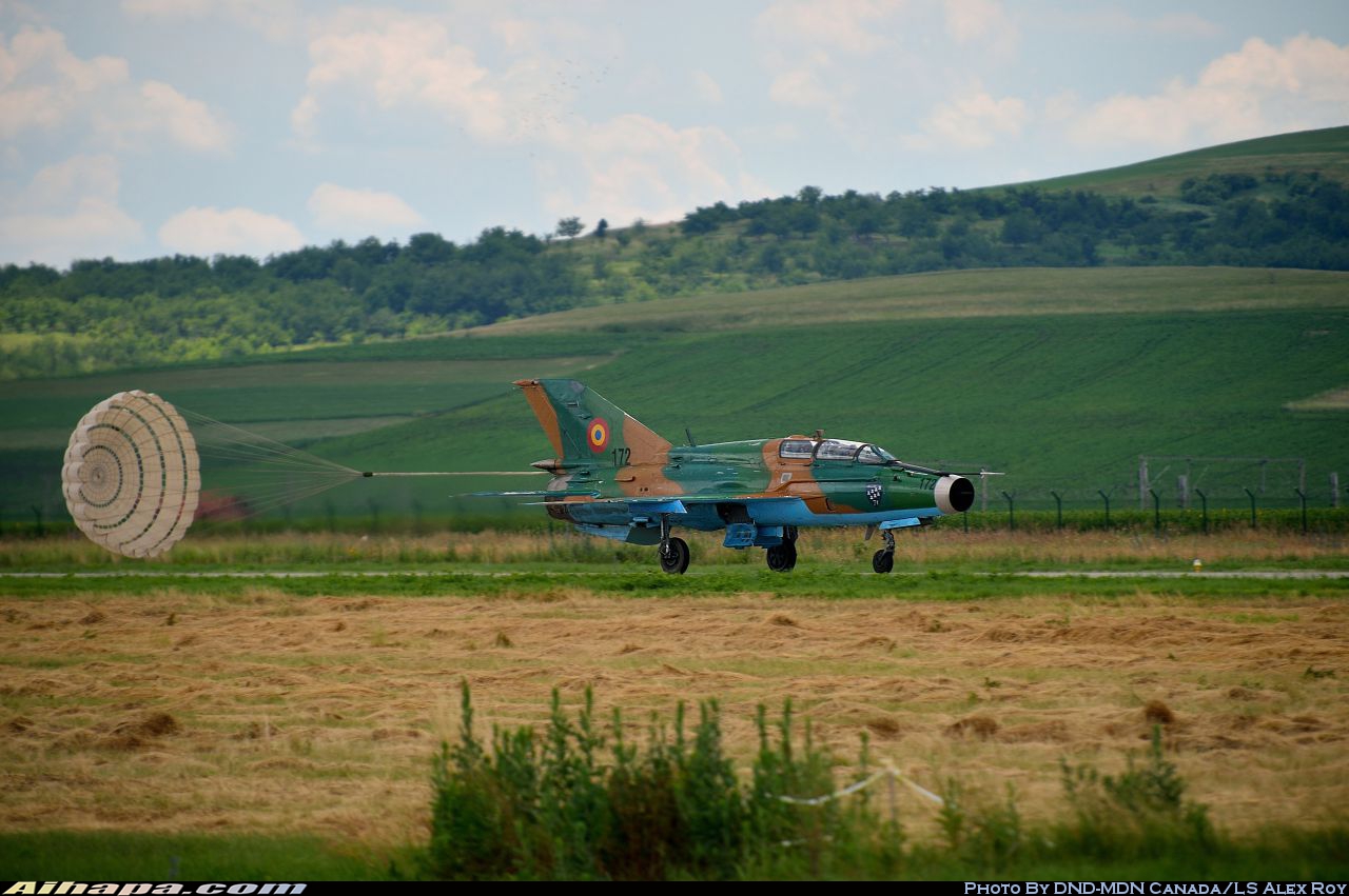 米高扬-格列维奇 MiG-21UM&ldquo;枪骑兵&rdquo;B \vert{} ID:12603