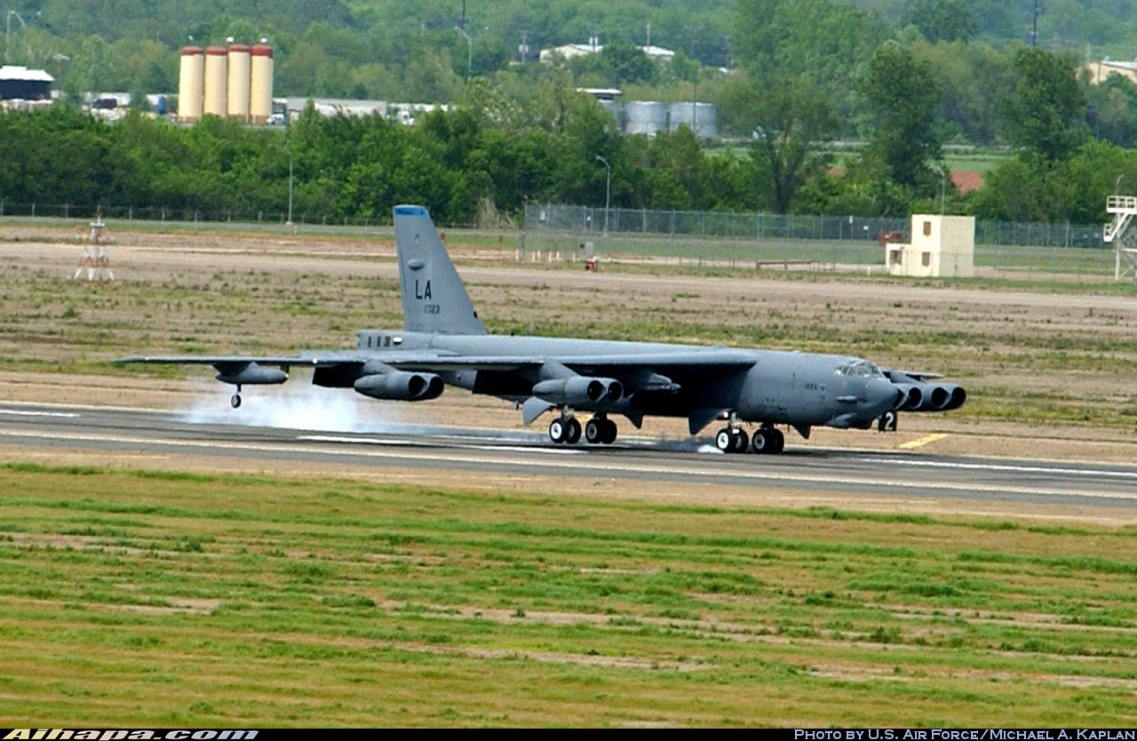 波音 B-52H&ldquo;同温层堡垒&rdquo; \vert{} ID:3072