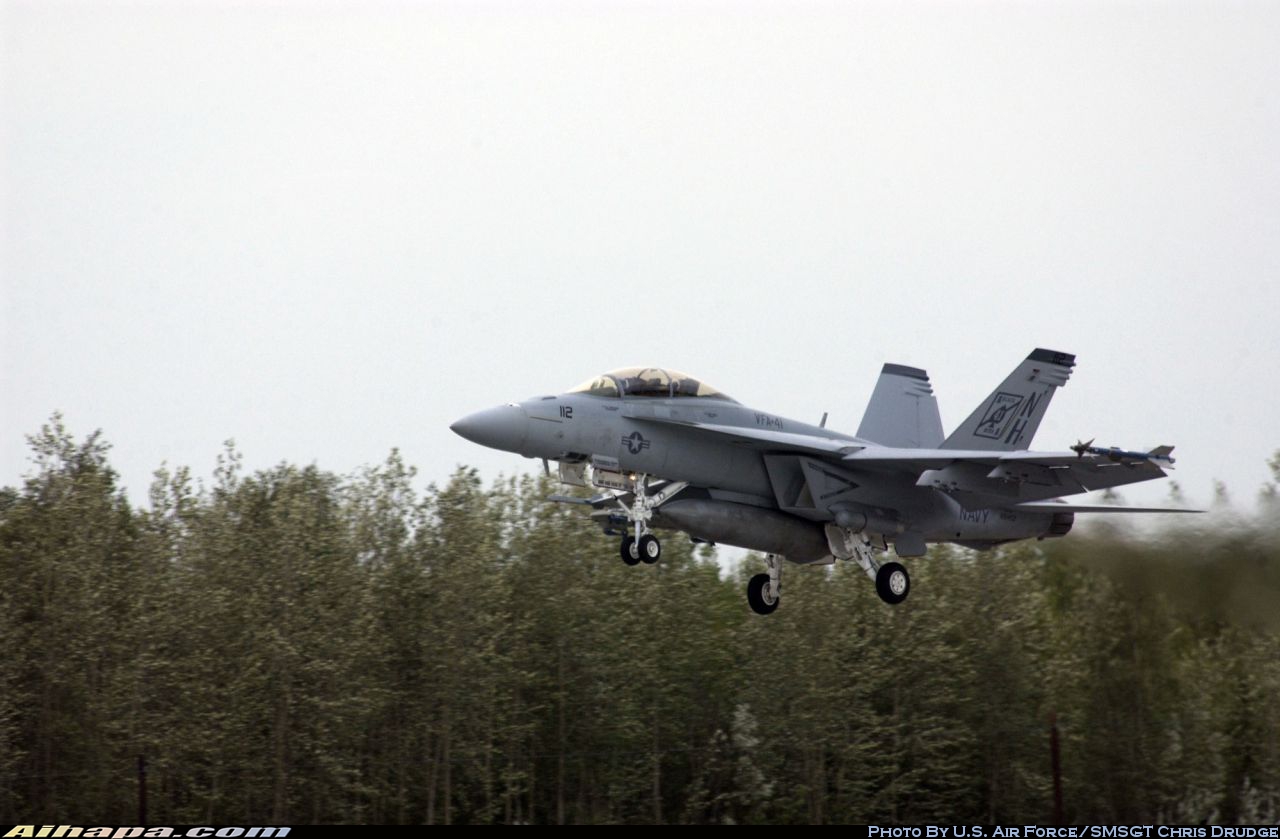 波音 F/A-18F&ldquo;超级大黄蜂&rdquo; \vert{} ID:21027