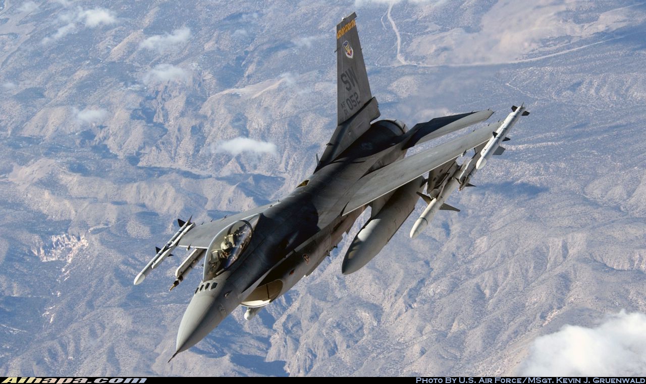 洛克希德-马丁 F-16CM&ldquo;战隼&rdquo; \vert{} ID:16081