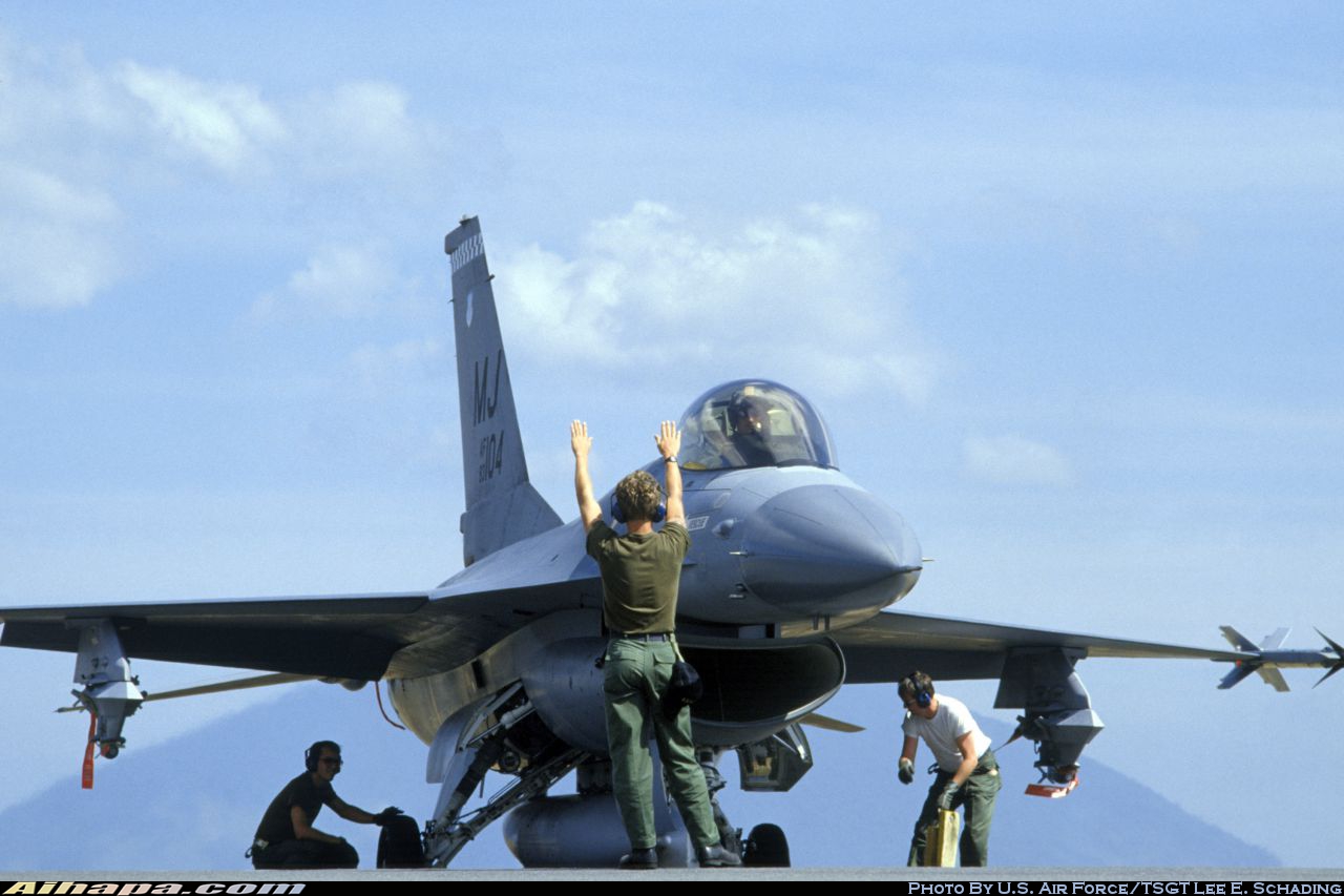 通用动力 F-16C&ldquo;战隼&rdquo; \vert{} ID:20870