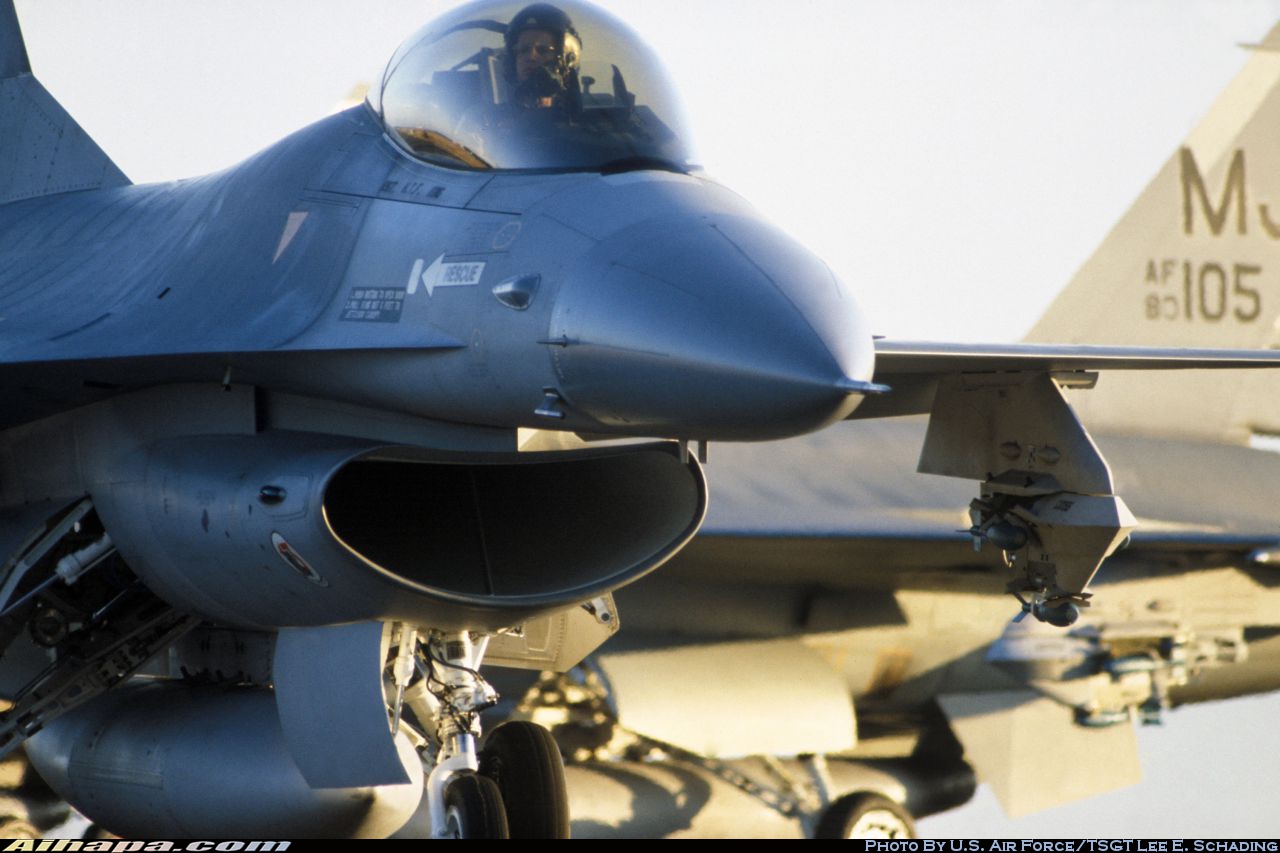 通用动力 F-16C&ldquo;战隼&rdquo; \vert{} ID:20868
