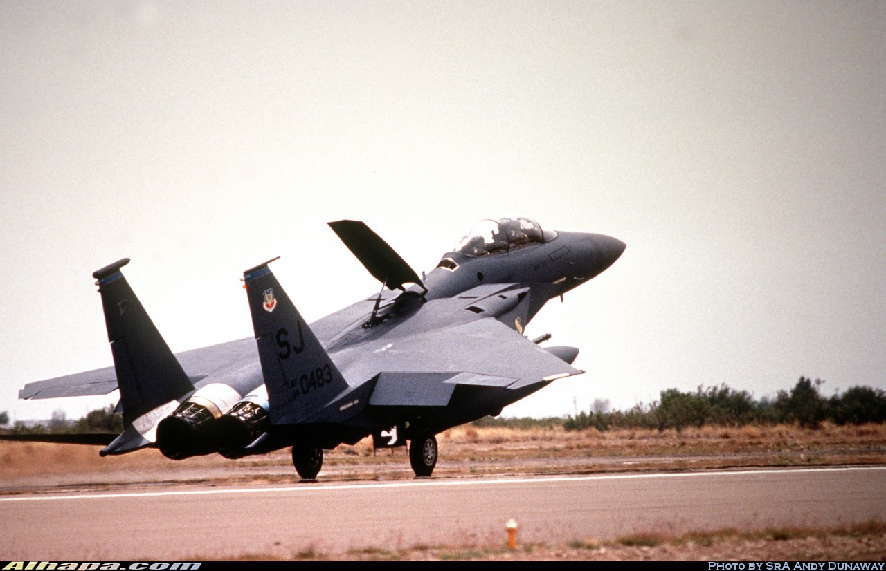 麦克唐纳-道格拉斯 F-15E&ldquo;攻击鹰&rdquo; \vert{} ID:3847